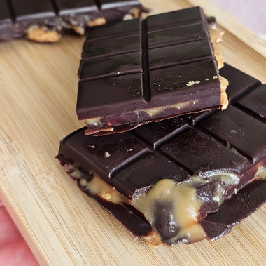 Domáca plnená čokoláda s karamelom